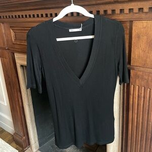 Zara Black V-Neck Short Sleeve Tee Medium